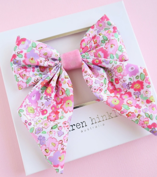 Petite Fleur Bow Hair Clip