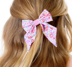 Petite Fleur Bow Hair Clip